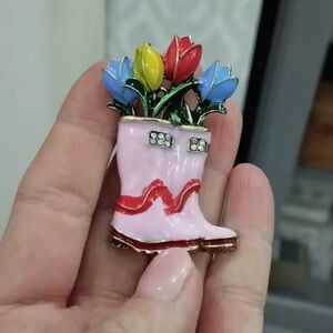 Tulip Boot Pink Gold Floral Brooch